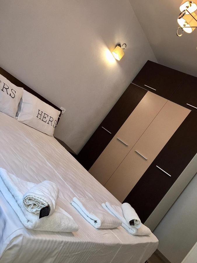 Modern Apartament Central Old Town Braşov Buitenkant foto